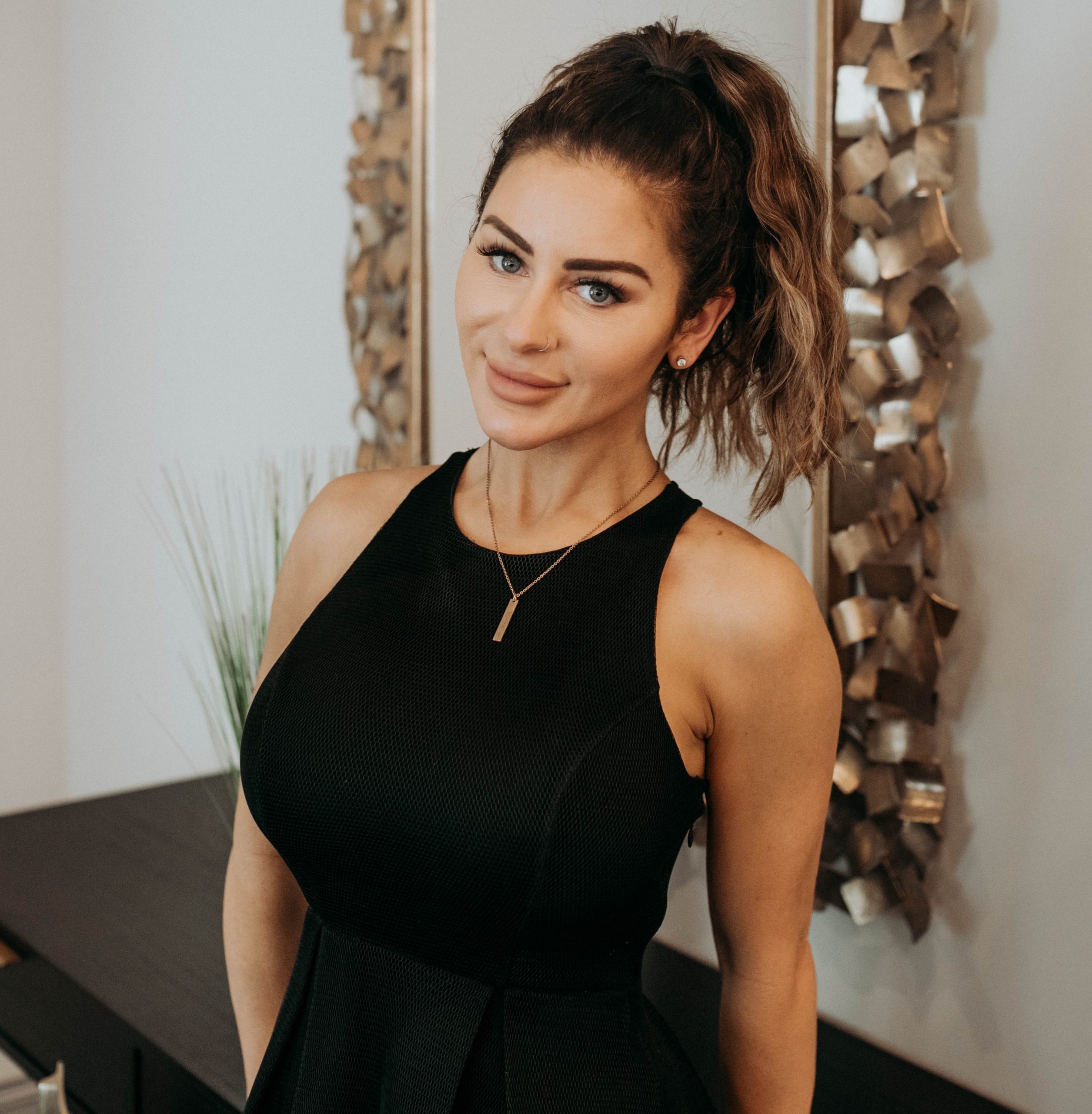 Elle M.